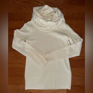Banana Republic Women's NWT wool/nylon  Relaxed Turtleneck Cream White  -M